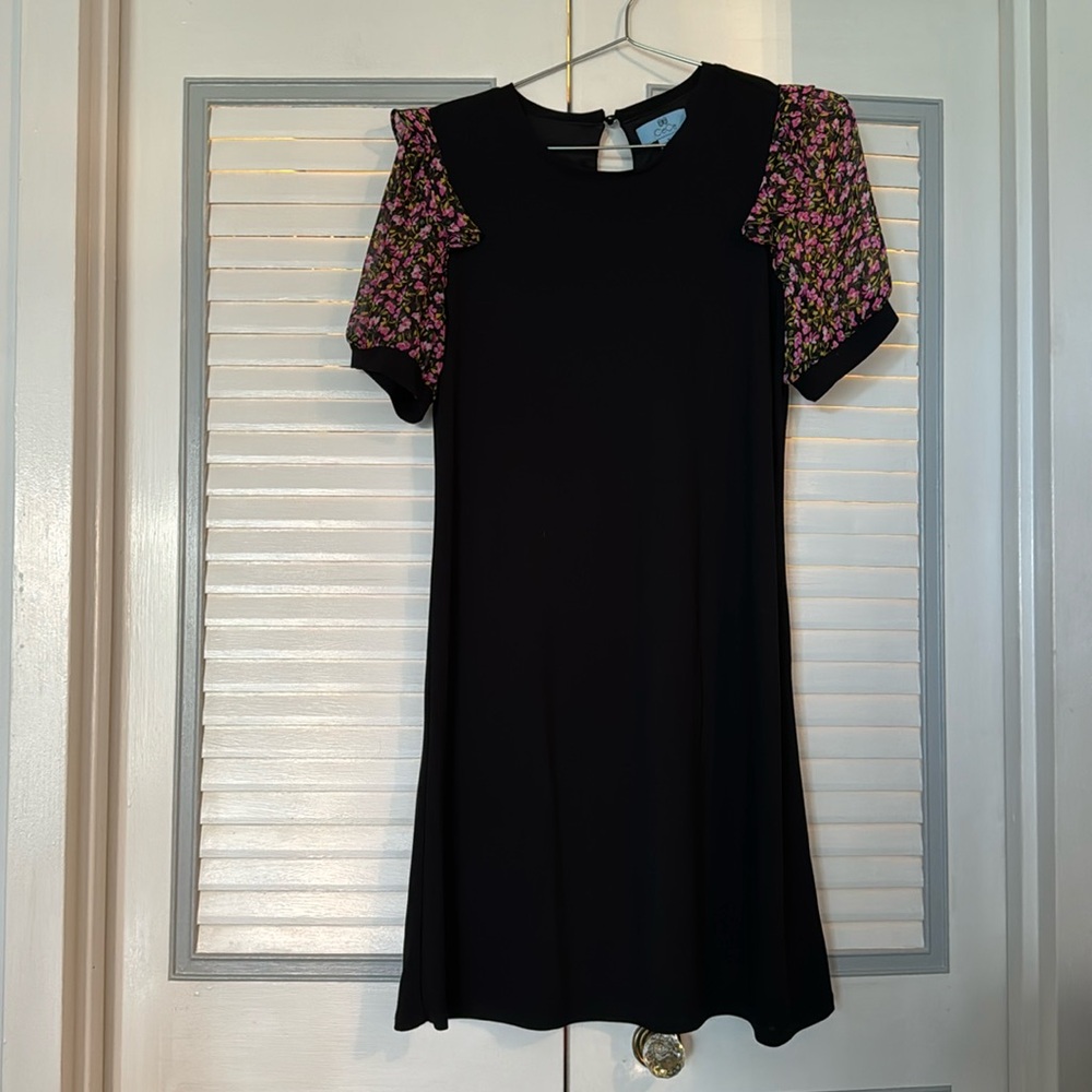 CeCe Black & Floral Print Sleeve Dress